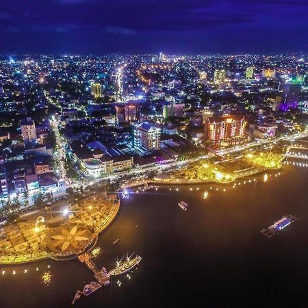Vindhika Hotel Pengayoman Makassar Buitenkant foto