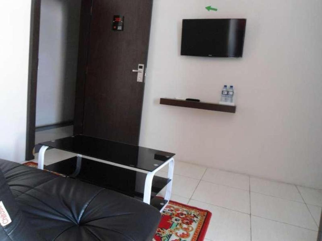 Vindhika Hotel Pengayoman Makassar Buitenkant foto